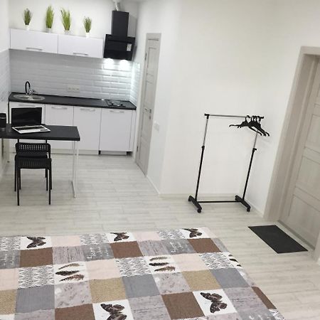 Small Underground Apartment At The Center Kherson Exterior foto